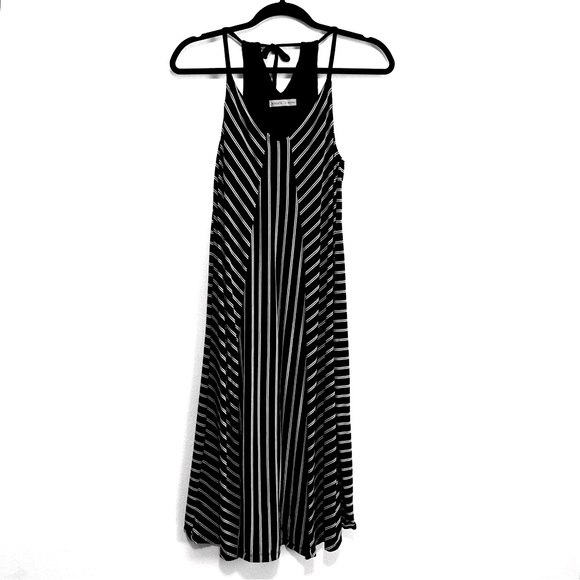 Athleta Dresses & Skirts - Athleta Striped Sleeveless Sun Dress